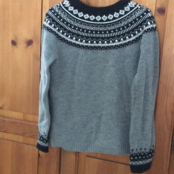 Classic winter sweater with 1 row of rhinestones - Picture 4 of 5